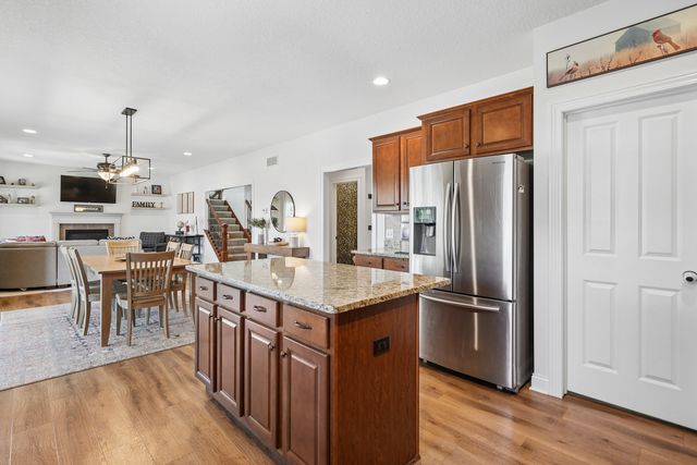 851 Stonebridge Circle, Eldridge, IA 52748