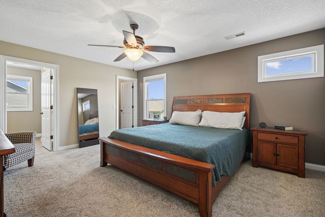 851 Stonebridge Circle, Eldridge, IA 52748