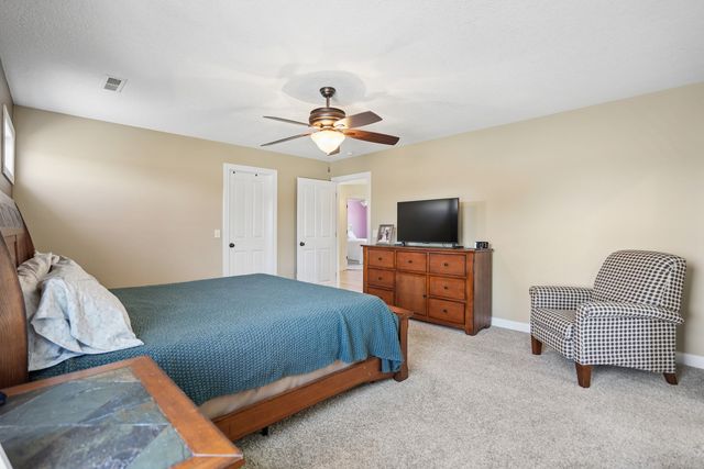 851 Stonebridge Circle, Eldridge, IA 52748
