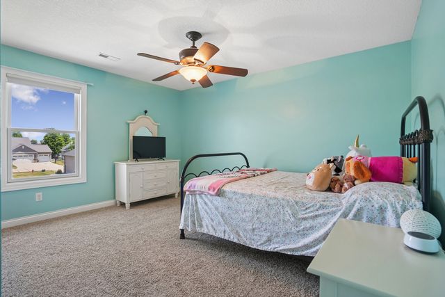 851 Stonebridge Circle, Eldridge, IA 52748