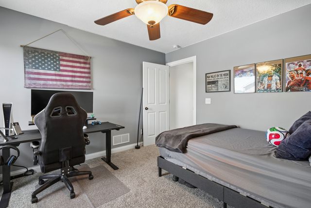 851 Stonebridge Circle, Eldridge, IA 52748