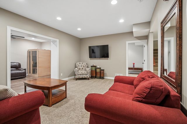 851 Stonebridge Circle, Eldridge, IA 52748