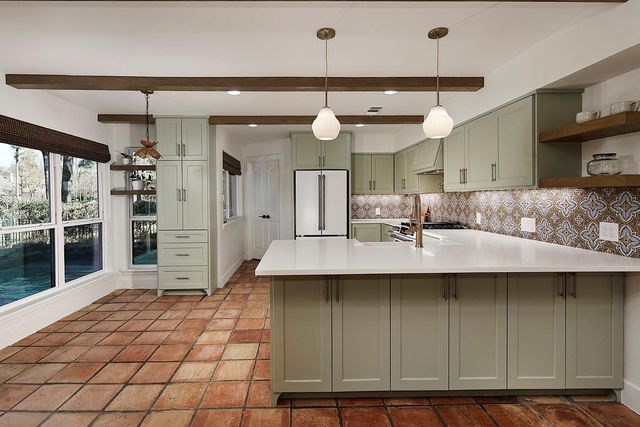 15 Crinkleroot Court, The Woodlands, TX 77380