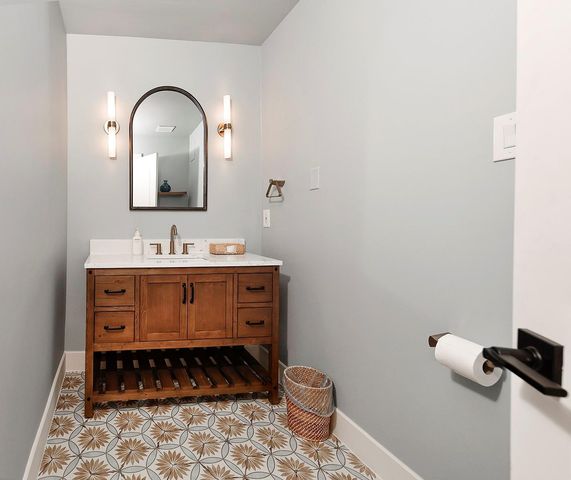 15 Crinkleroot Court, The Woodlands, TX 77380