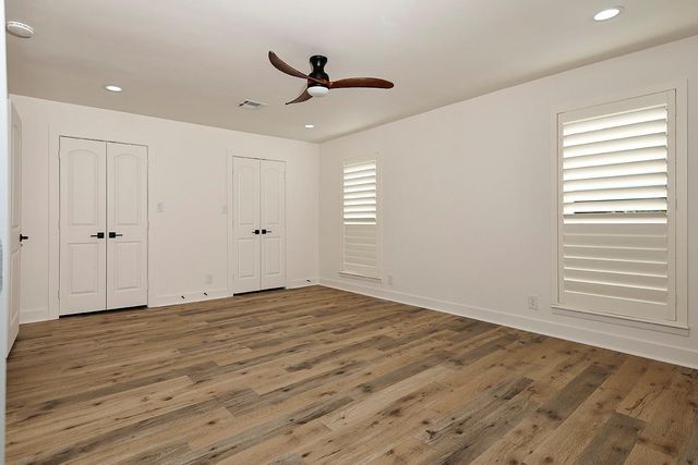 15 Crinkleroot Court, The Woodlands, TX 77380