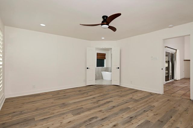 15 Crinkleroot Court, The Woodlands, TX 77380