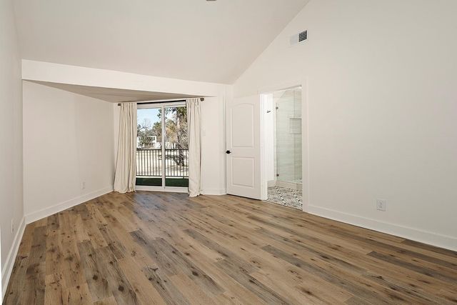 15 Crinkleroot Court, The Woodlands, TX 77380