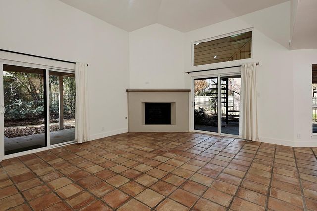 15 Crinkleroot Court, The Woodlands, TX 77380