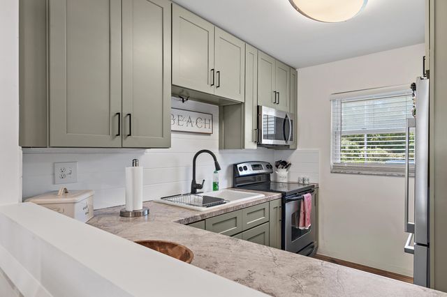 3857 Indian Trail 108, Destin, FL 32541