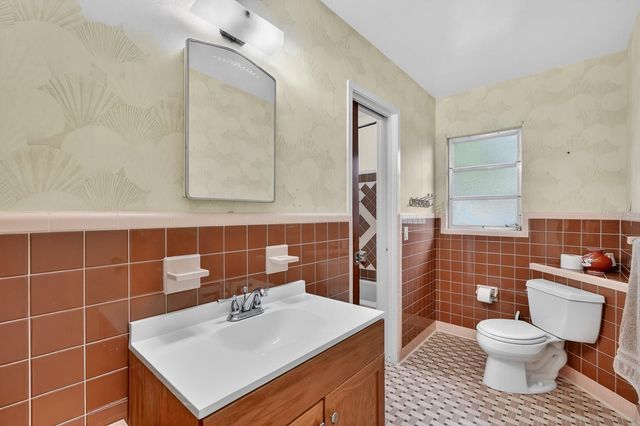 436 N BEACH STREET, Ormond Beach, FL 32174