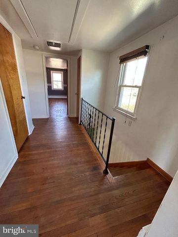 34 MAIN ST AUBURN, Swedesboro, NJ 08085