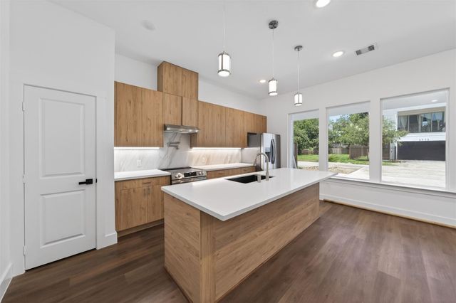2714 Drew Street, Houston, TX 77004