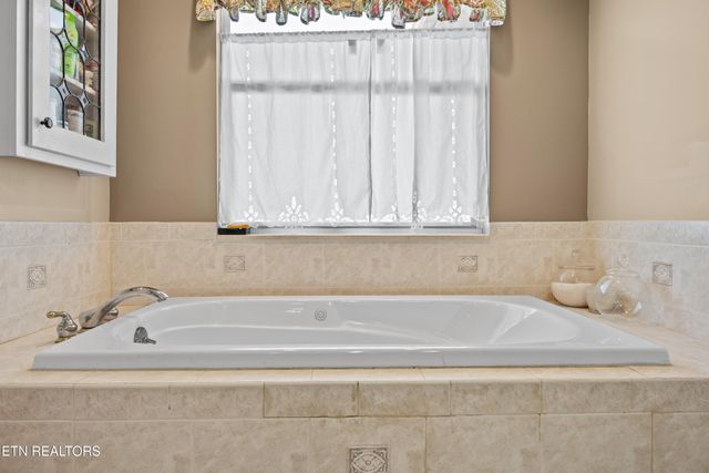 811 Old Hwy 68, Sweetwater, TN 37874