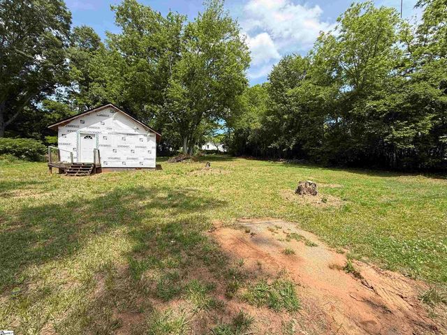 318 Cora Street, Laurens, SC 29360