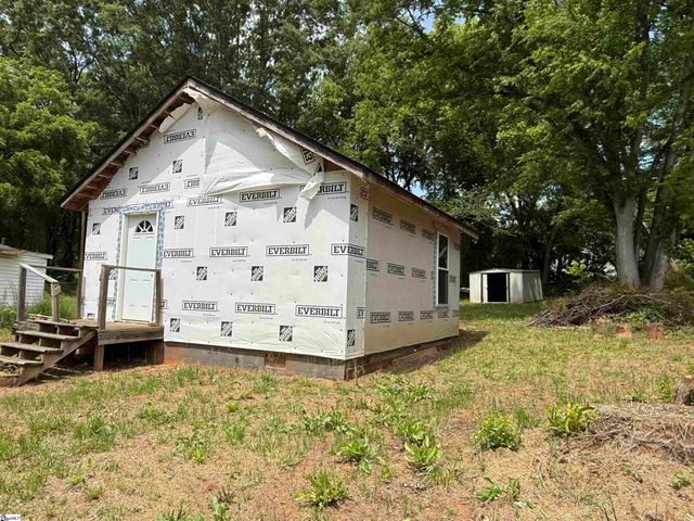 318 Cora Street, Laurens, SC 29360