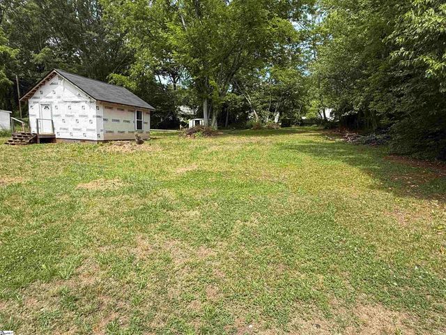 318 Cora Street, Laurens, SC 29360