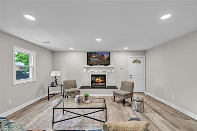 6806 Pallister RD, Norfolk, VA 23513