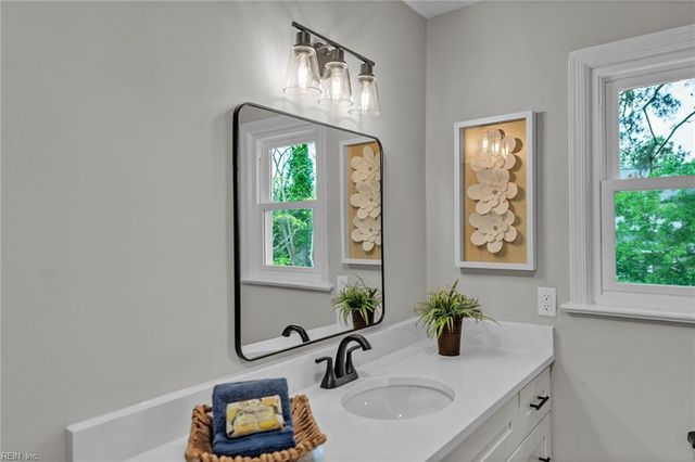 6806 Pallister RD, Norfolk, VA 23513