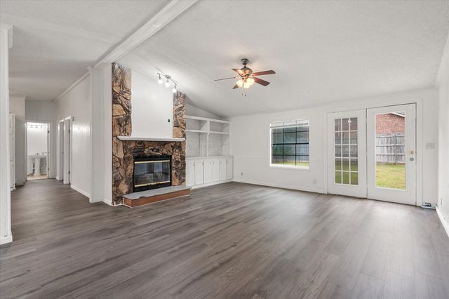 1308 Vinewood Drive, Mansfield, TX 76063