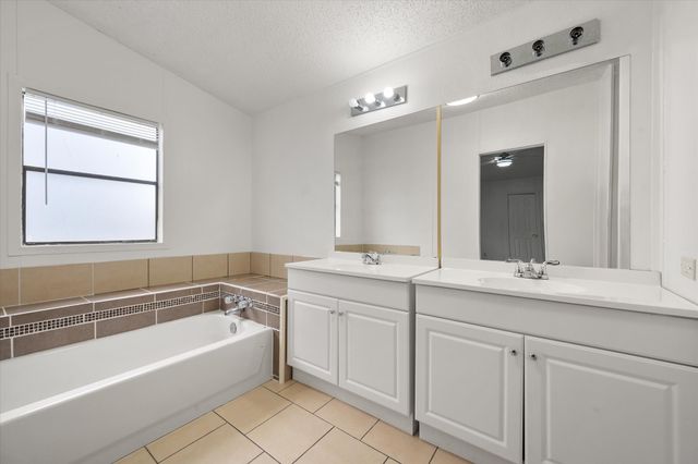 1308 Vinewood Drive, Mansfield, TX 76063