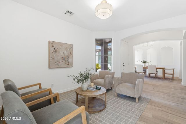 1689 E IRIS Drive, Chandler, AZ 85286