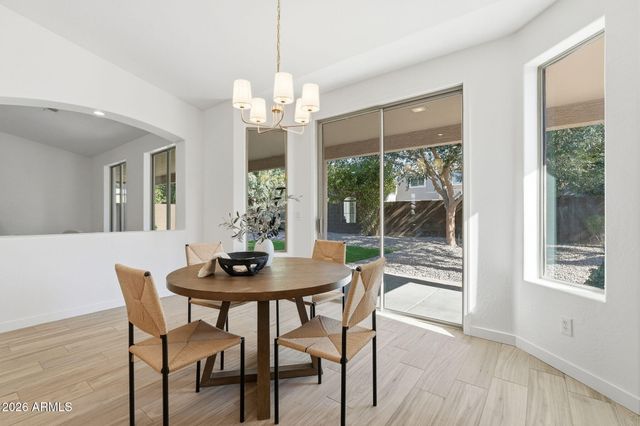 1689 E IRIS Drive, Chandler, AZ 85286