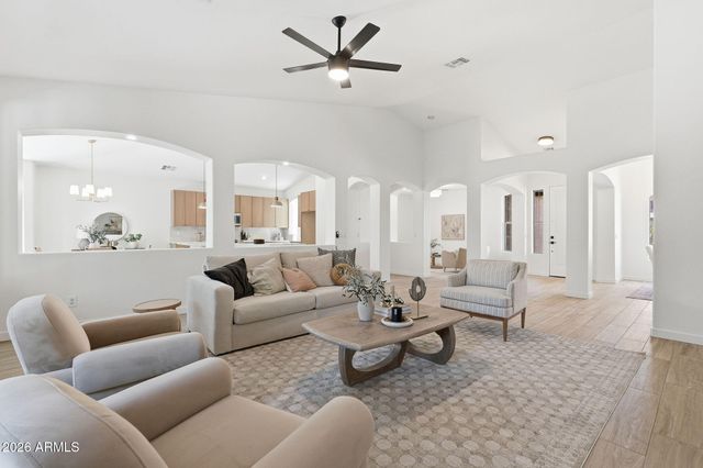 1689 E IRIS Drive, Chandler, AZ 85286