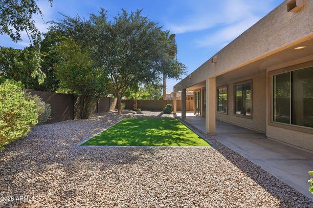 1689 E IRIS Drive, Chandler, AZ 85286
