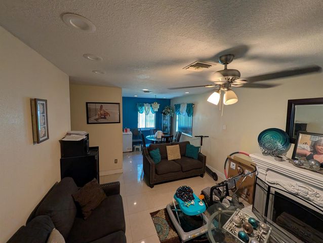 2761 NW 11th Place, Fort Lauderdale, FL 33311