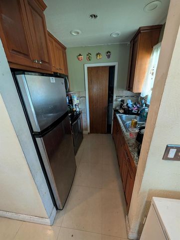 2761 NW 11th Place, Fort Lauderdale, FL 33311