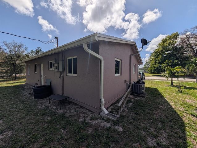 2761 NW 11th Place, Fort Lauderdale, FL 33311