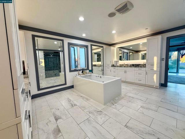 3318 Ellesmere Court, Walnut Creek, CA 94598