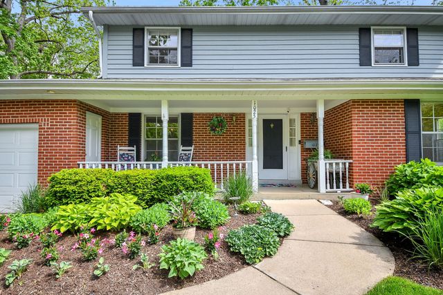 1025 Elizabeth Avenue, Naperville, IL 60540