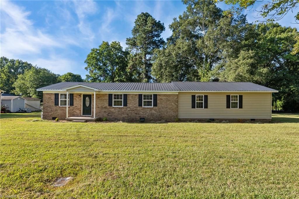 243 W Brower Avenue, Liberty, NC 27298