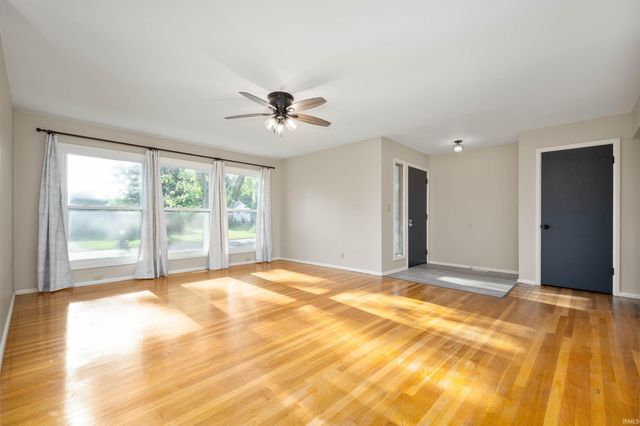 211 Woodland Drive, Hartford City, IN 47348