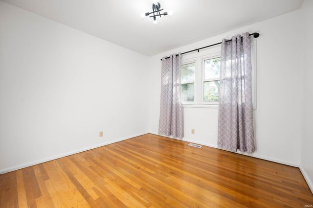 211 Woodland Drive, Hartford City, IN 47348