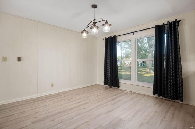 211 Woodland Drive, Hartford City, IN 47348