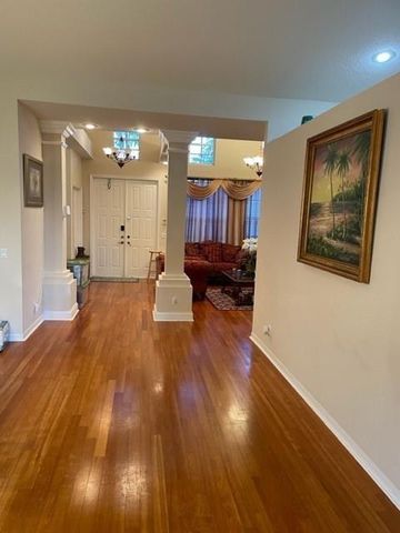 2721 W Abiaca Circle, Davie, FL 33328
