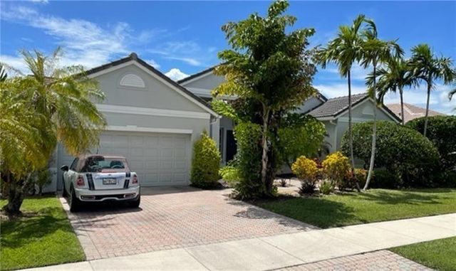 2721 W Abiaca Circle, Davie, FL 33328