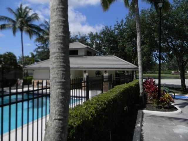 2721 W Abiaca Circle, Davie, FL 33328