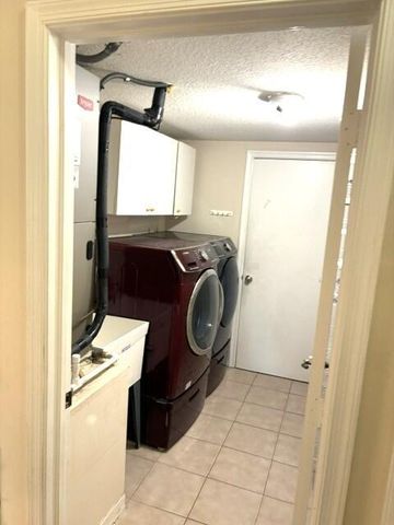 2721 W Abiaca Circle, Davie, FL 33328