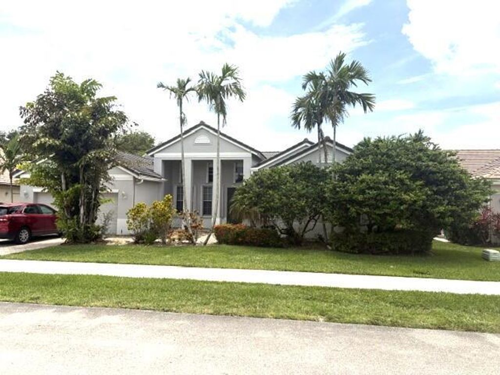 2721 W Abiaca Circle, Davie, FL 33328
