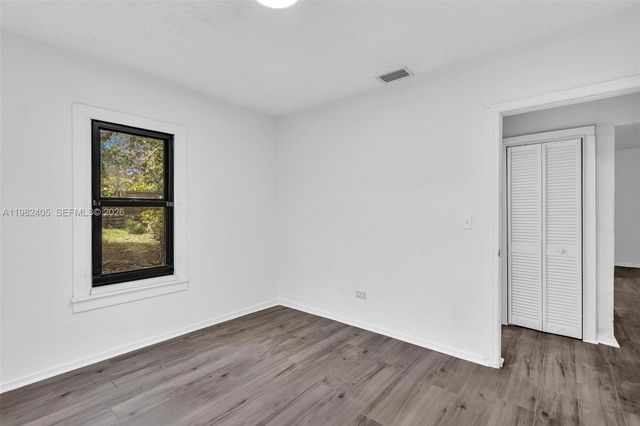 118 NW 44th St 2, Miami, FL 33127