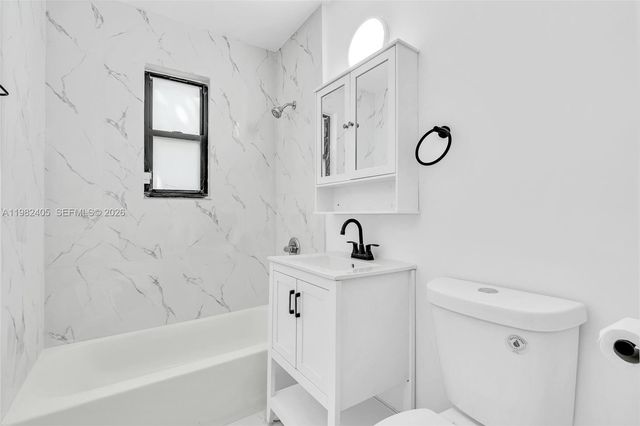 118 NW 44th St 2, Miami, FL 33127