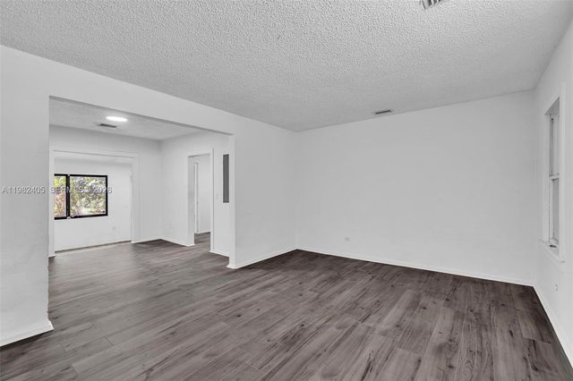 118 NW 44th St 2, Miami, FL 33127