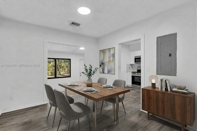 118 NW 44th St 2, Miami, FL 33127