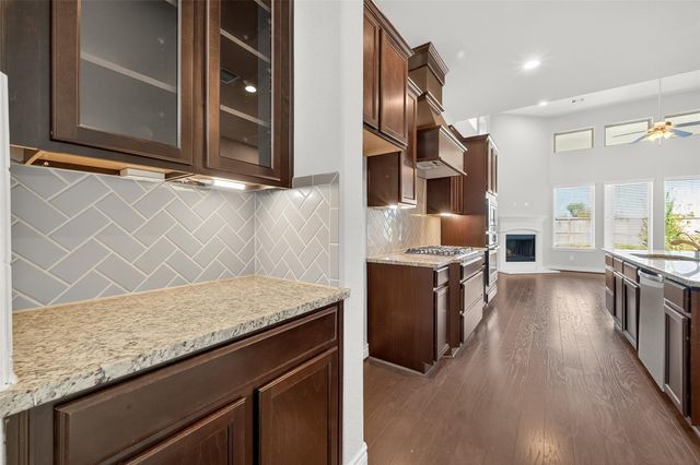 4926 Thunder Creek Ln, Sugar Land, TX 77479