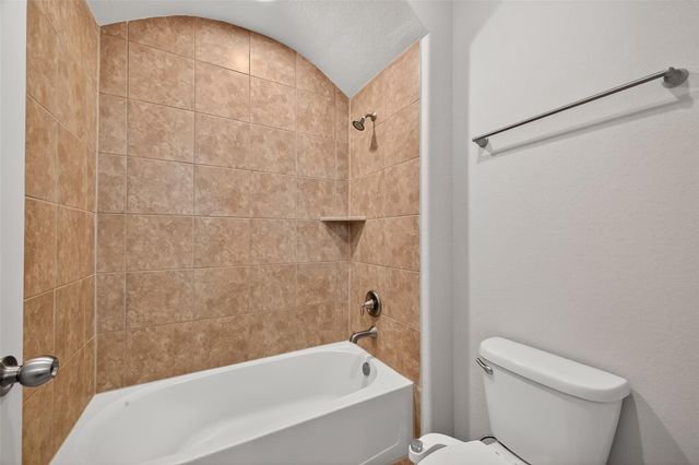 4926 Thunder Creek Ln, Sugar Land, TX 77479