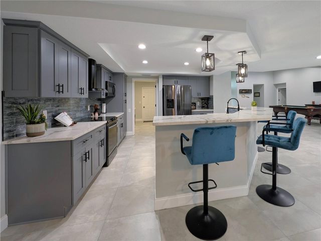 5101 E LONGBOAT BOULEVARD, Tampa, FL 33615