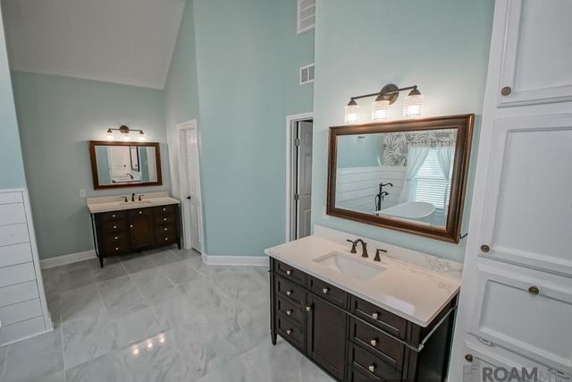 1930 S Houmas Ave, Gonzales, LA 70737